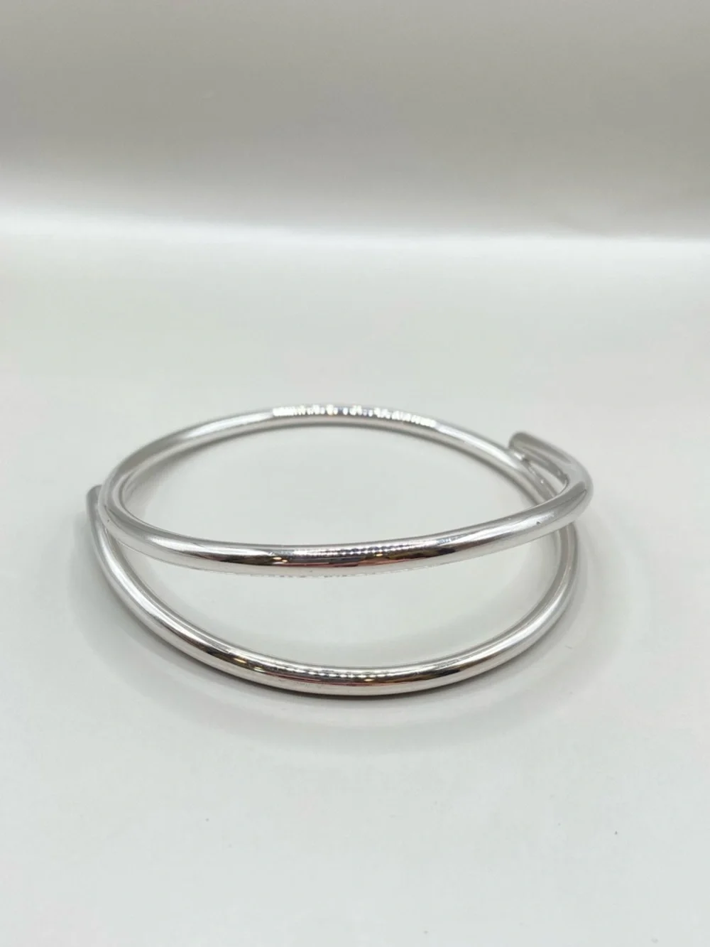 Kendra Scott Myles Bangle Bracelet - Picture 2 of 6